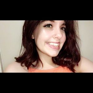 Meet your Posher, Alexia